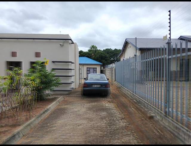 OFFICE PROPERTY TO RENT IN CAPRICORN